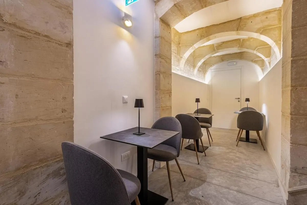 Old Theatre Suites - Maddalena Valletta Malta