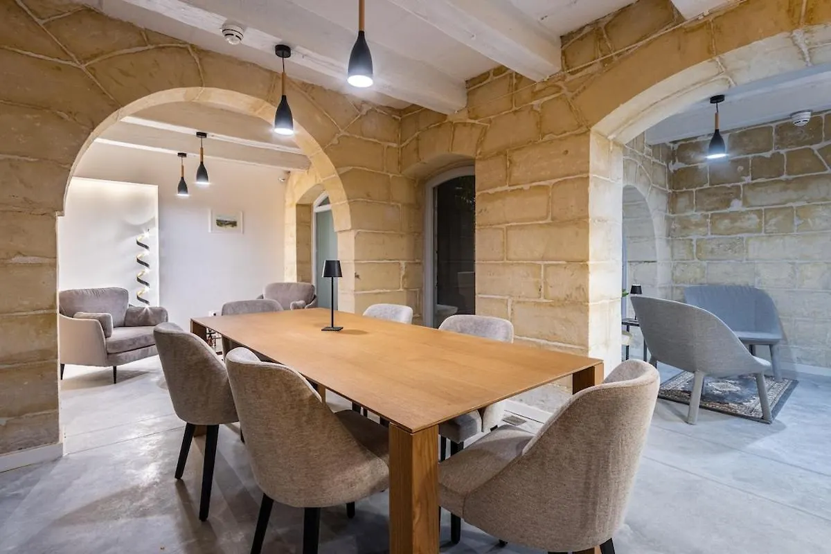 Old Theatre Suites - Maddalena Valletta Apartment