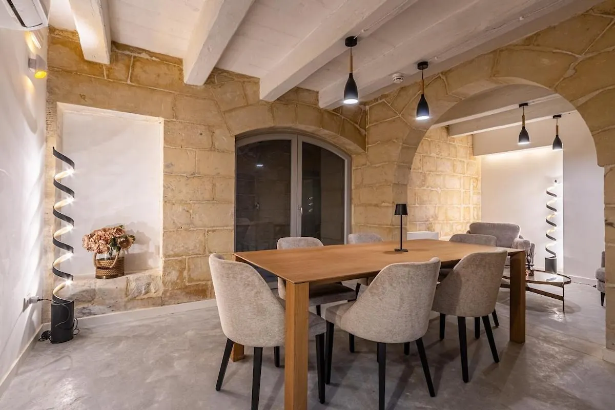 Old Theatre Suites - Maddalena Valletta 0*,