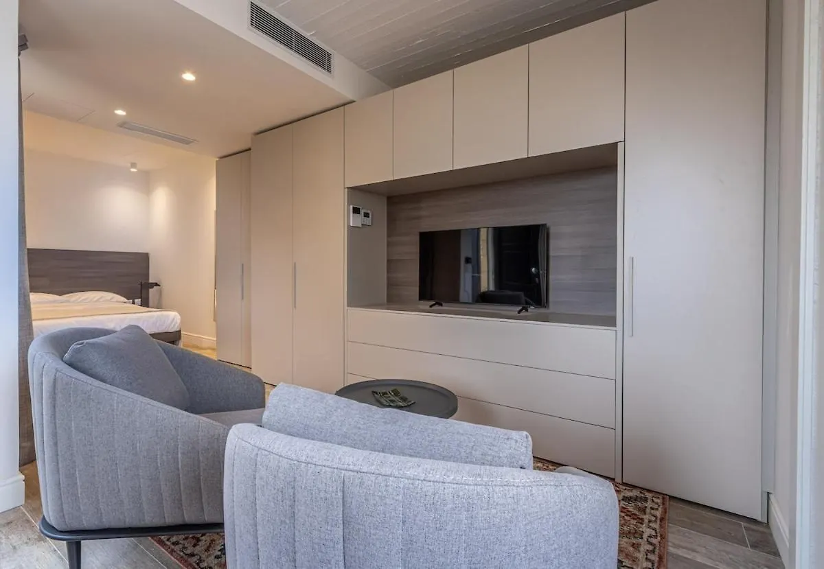 Old Theatre Suites - Maddalena Valletta Apartment