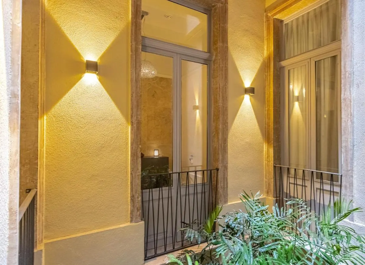 Old Theatre Suites - Maddalena Valletta Malta
