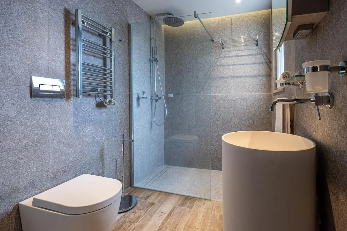 Old Theatre Suites - Maddalena Valletta Apartment